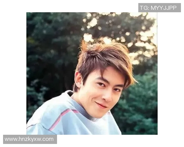 陈冠希与足球明星的奇妙碰撞头像背后的故事与魅力解析