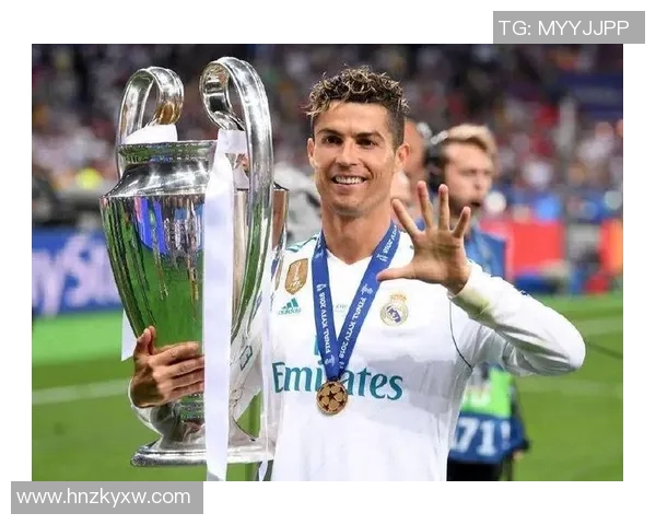 足球场上的颜值盛宴揭秘踢足球明星们的魅力与风采 足球场上的颜值盛宴揭秘踢足球明星们的魅力与风采